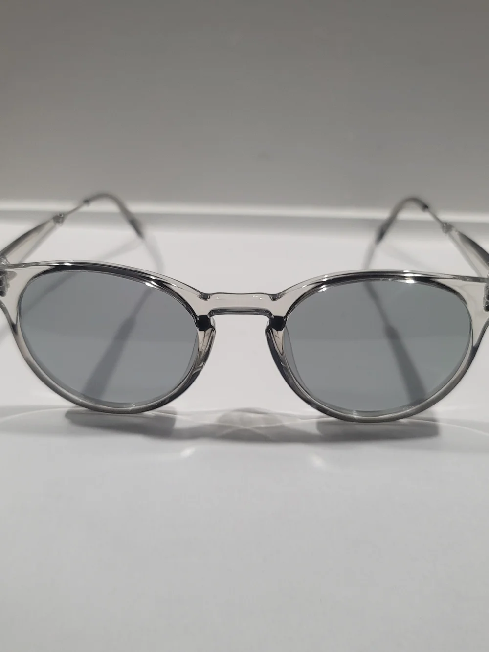 CLL0I0 Clear Smoke Frame Sunglasses with Grey Lenses